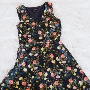 Banana Republic Wrap Front Floral Dress, Size 2